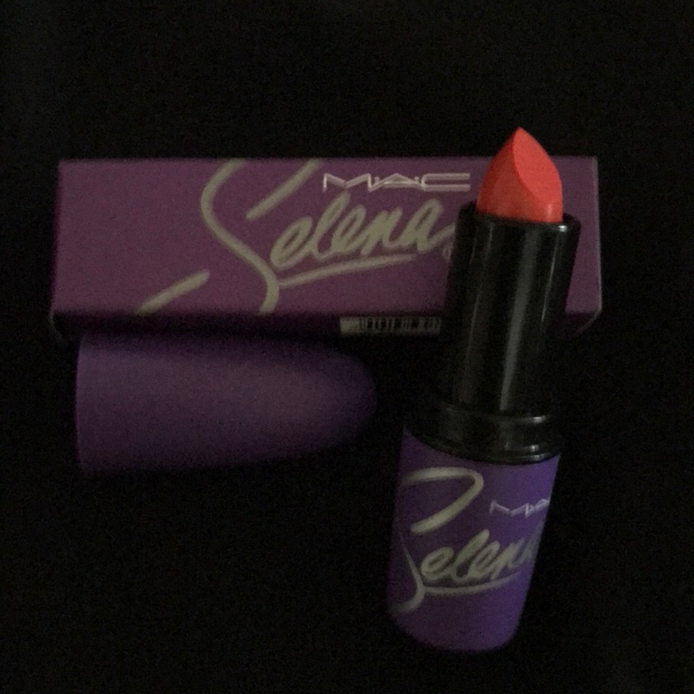 MAC SELENA - Limited Edition “Amor Prohibido”
